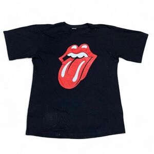 Y2K kiss red and black band t-shirt